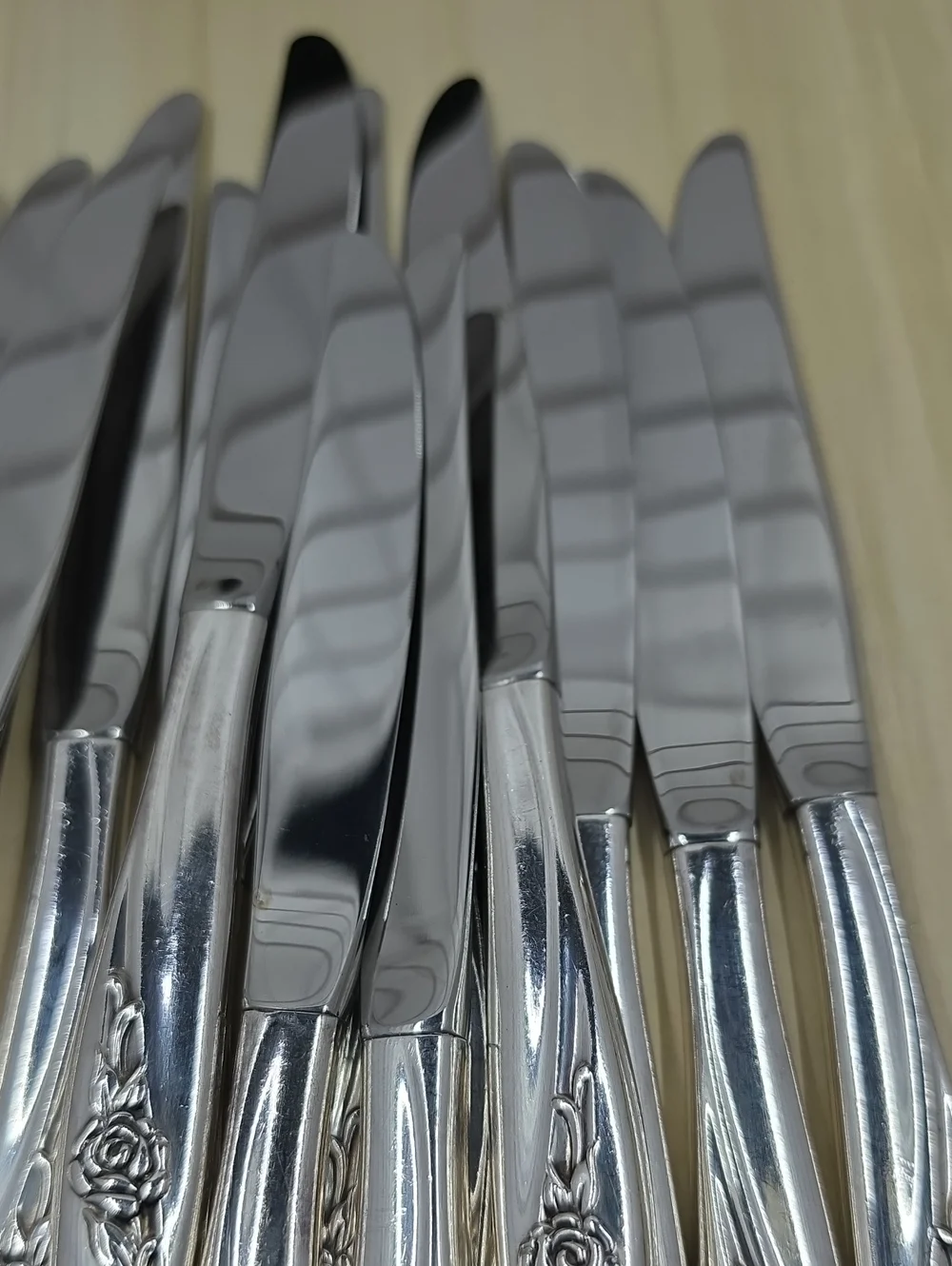 Oneida Rose Song Silverplate Dinner Knives Vintage Rogers Set Of 16